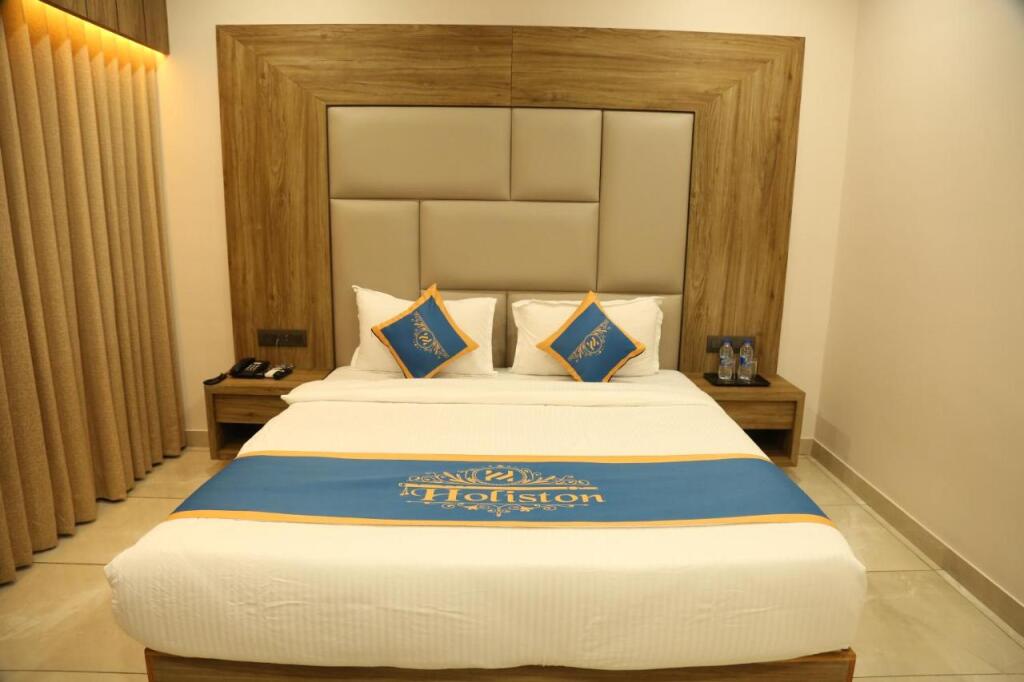 Дварка: Hotel Holiston