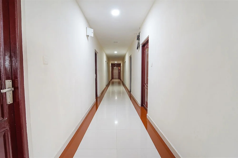 Эрамаллур: Fabhotel Central Inn Residency