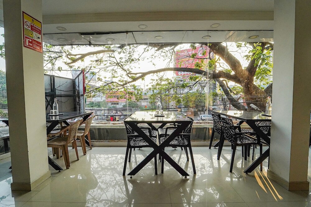 Эрамаллур: Fabhotel Central Inn Residency