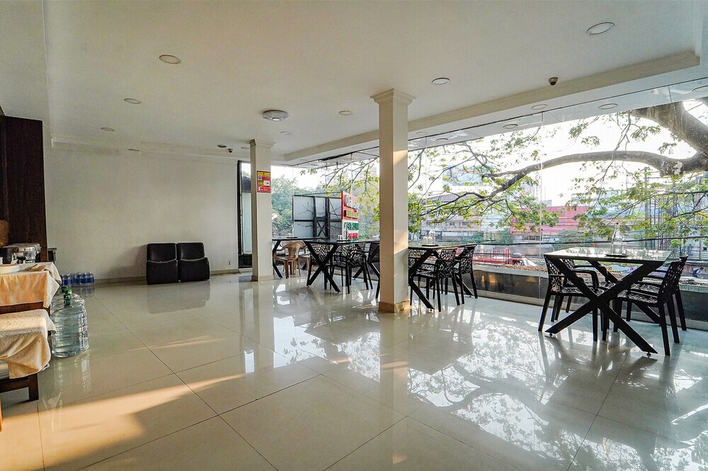 Эрамаллур: Fabhotel Central Inn Residency