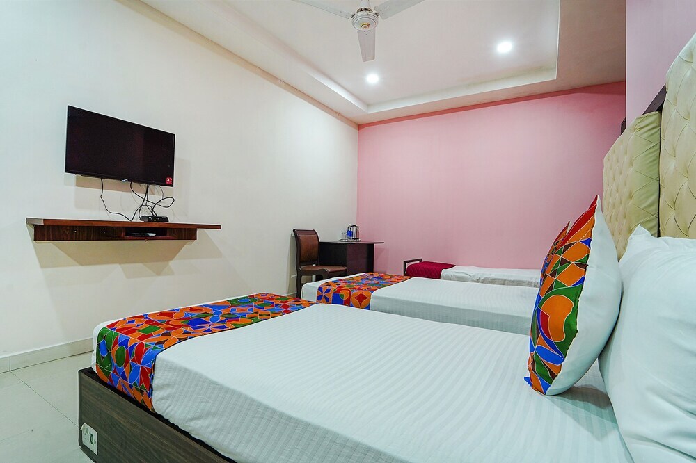 Эрамаллур: Fabhotel Central Inn Residency