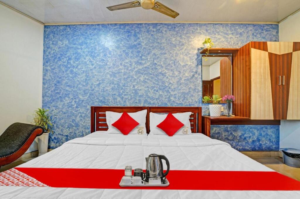 Куруппумтара: Flagship 701607 Mezban Grand Suites