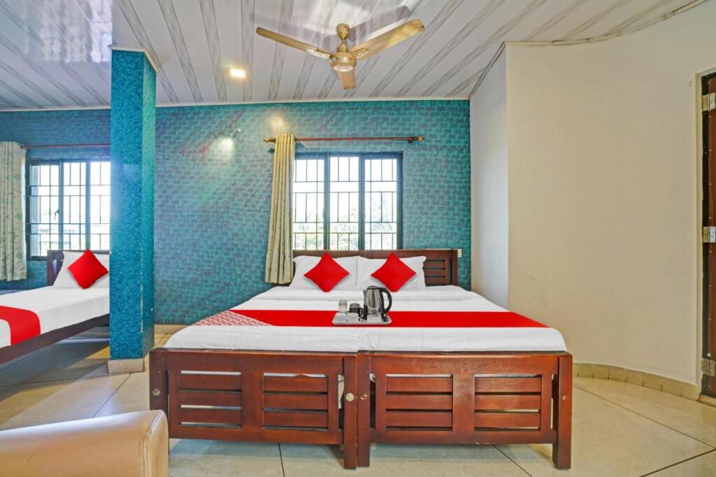 Куруппумтара: Flagship 701607 Mezban Grand Suites