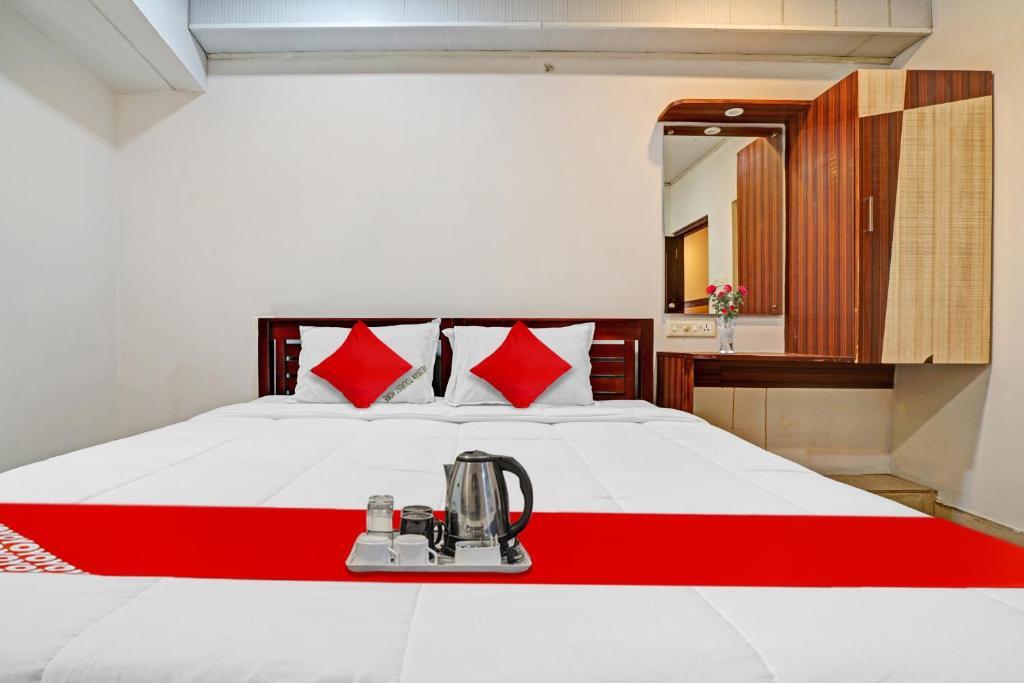 Куруппумтара: Flagship 701607 Mezban Grand Suites