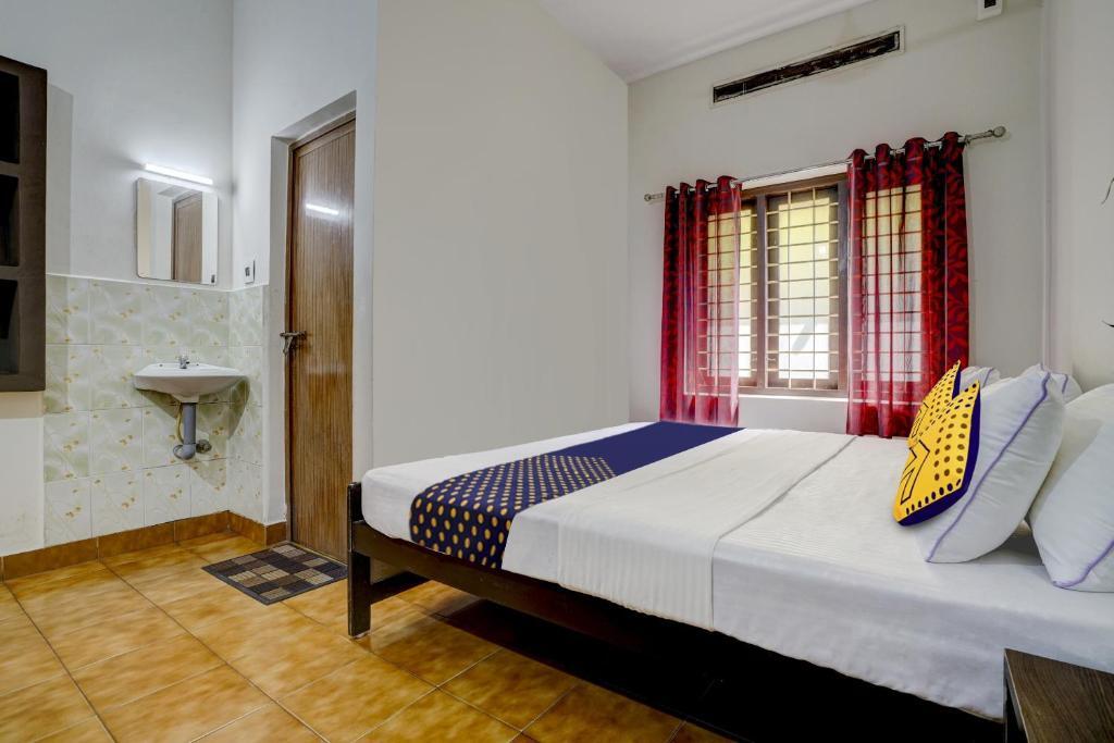Spot On Archana Tourist Home — фото 3