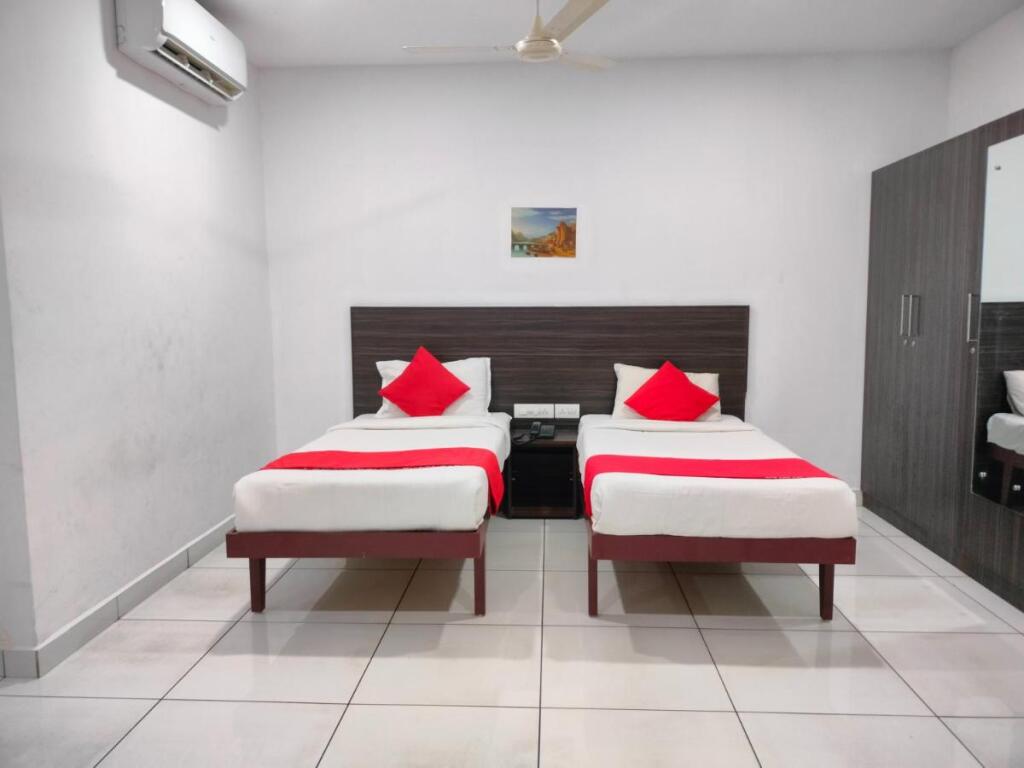 Куруппумтара: Kings Fort Rooms Thrippunithura