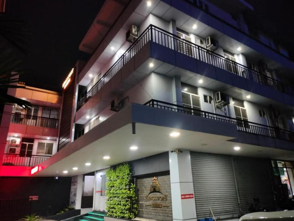 Куруппумтара: Kings Fort Rooms Thrippunithura