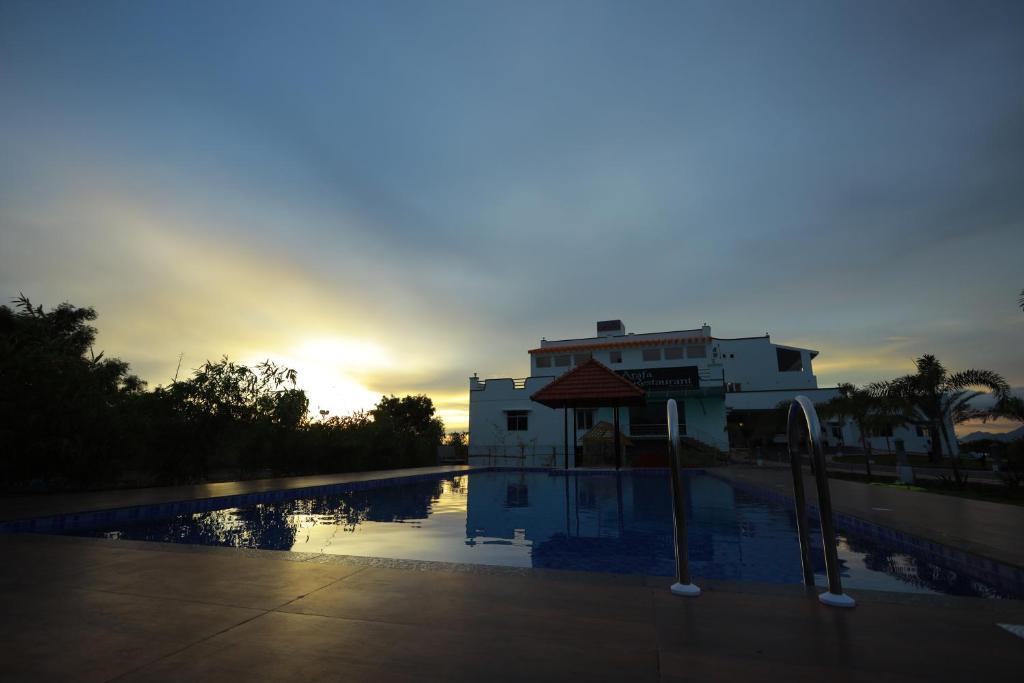 Eraniel: Hotel Rajeswari International