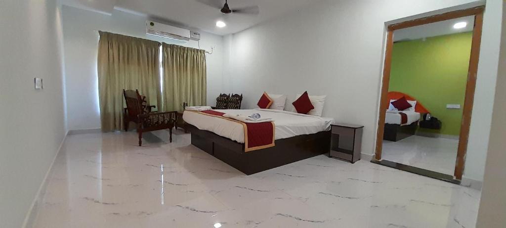 Eraniel: Hotel Rajeswari International
