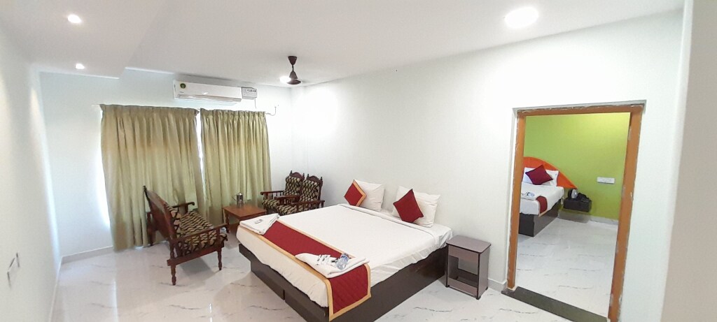 Eraniel: Hotel Rajeshwari International