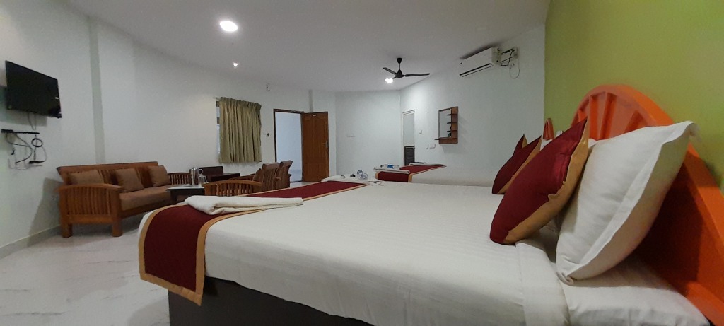 Eraniel: Hotel Rajeshwari International