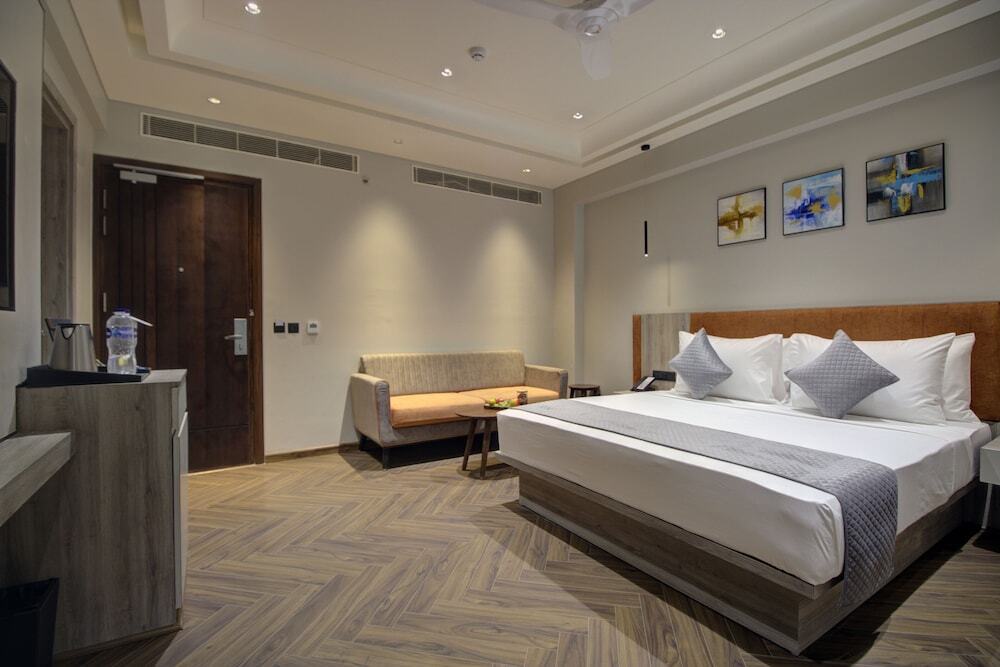 Файзабад: Cygnett Collection KK Hotel