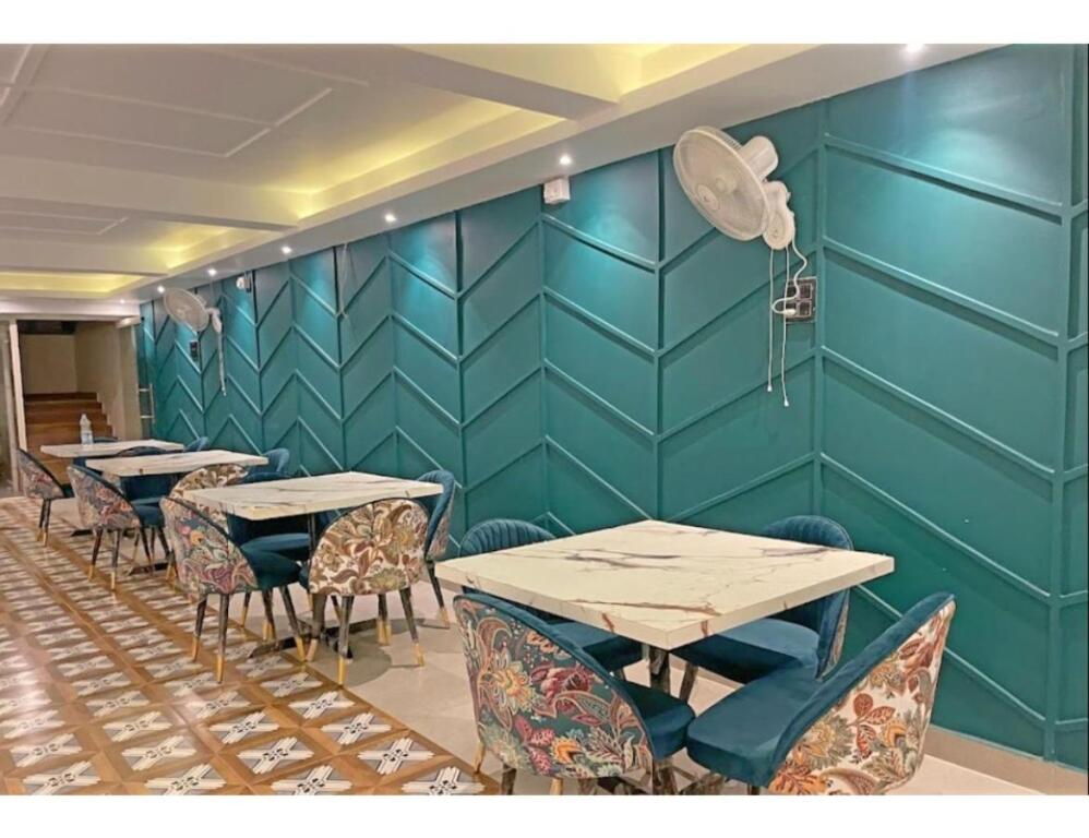 Файзабад: Hotel Royal Palm Inn