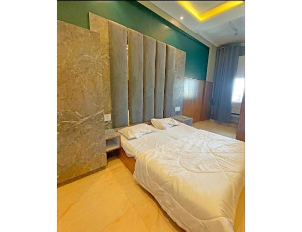 Файзабад: Hotel Royal Palm Inn