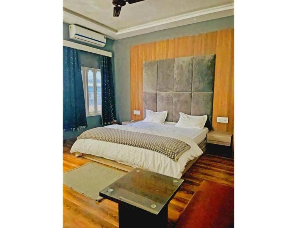Файзабад: Hotel Royal Palm Inn
