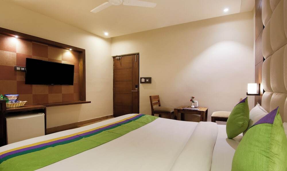 Фаридабад: Treebo Punjabi Nature Residency, Near Faridabad Railway Station
