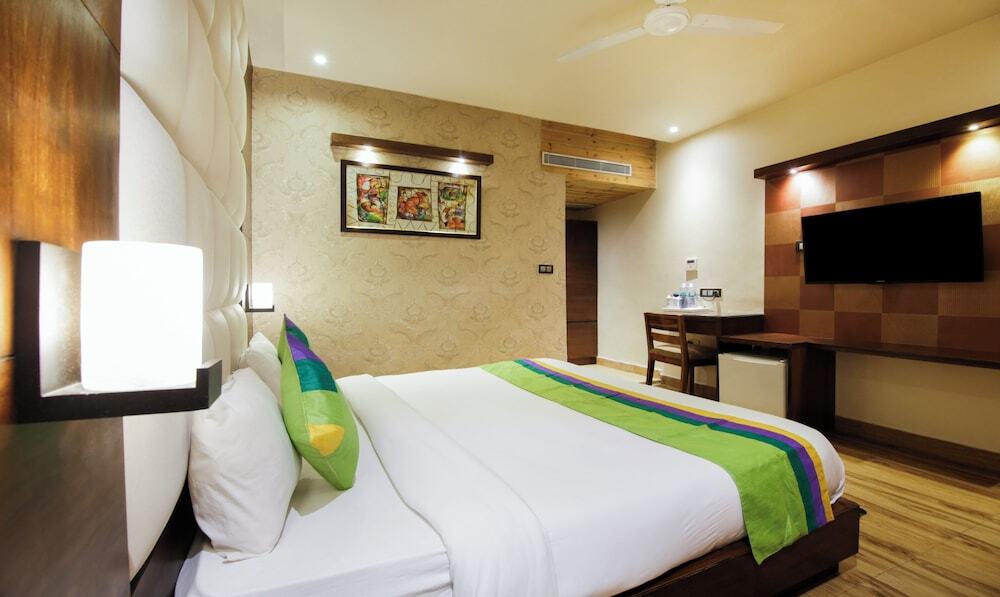 Фаридабад: Treebo Punjabi Nature Residency, Near Faridabad Railway Station