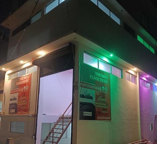 Горакхпур: OYO 92487 Pandey Ji Guesthouse