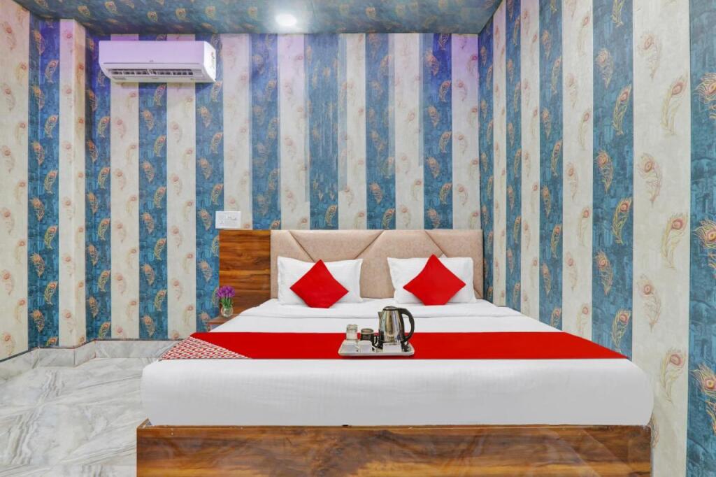 Горакхпур: OYO Flagship 703742 Hotel C.r.k Inn