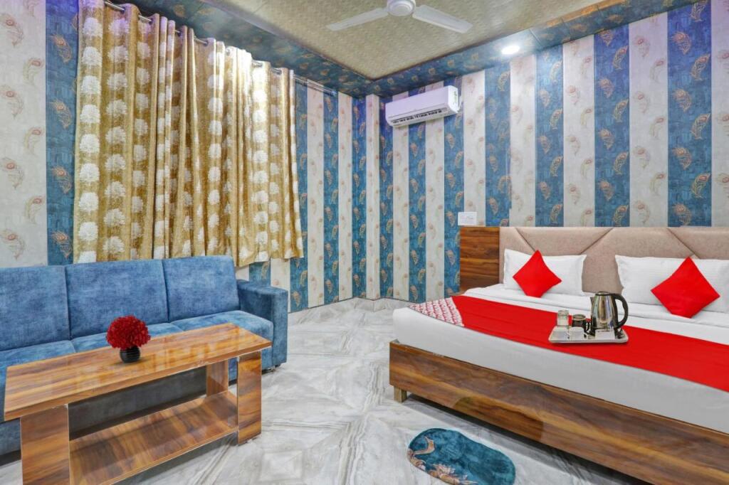 Горакхпур: OYO Flagship 703742 Hotel C.r.k Inn