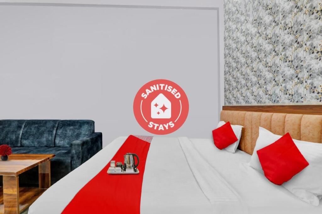 Горакхпур: OYO Flagship 703742 Hotel C.r.k Inn