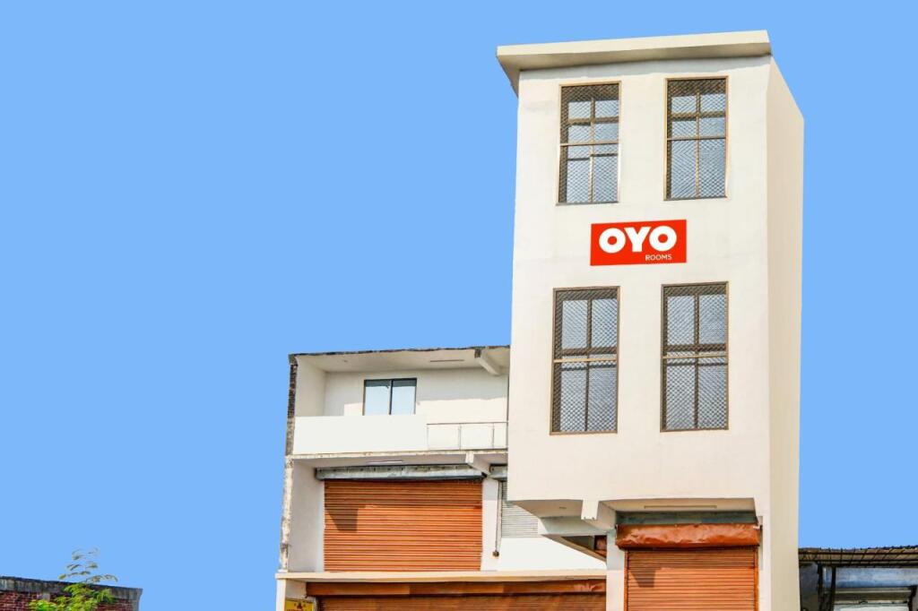 Горакхпур: OYO Flagship 703742 Hotel C.r.k Inn