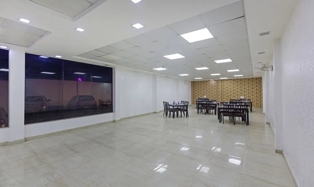 Гуруграм: Treebo White Rock, Sohna Road