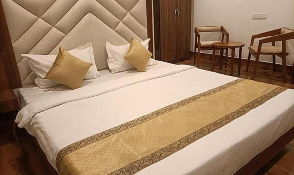 Гувахати: FabHotel Prime Royal Inn
