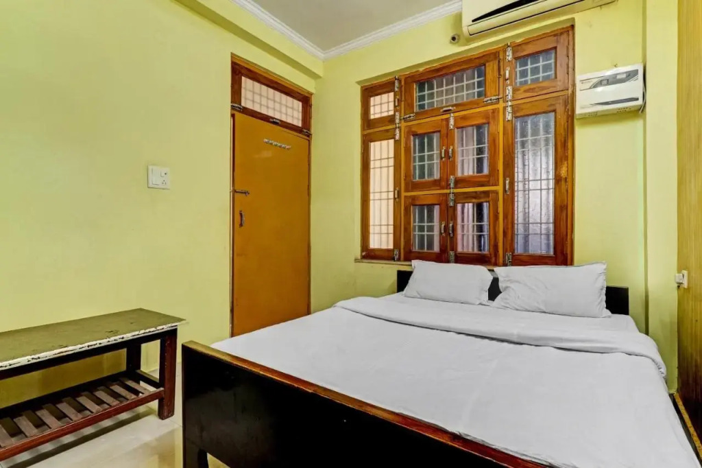 Гвалиор: OYO Flagship 806023 Hotel Royal