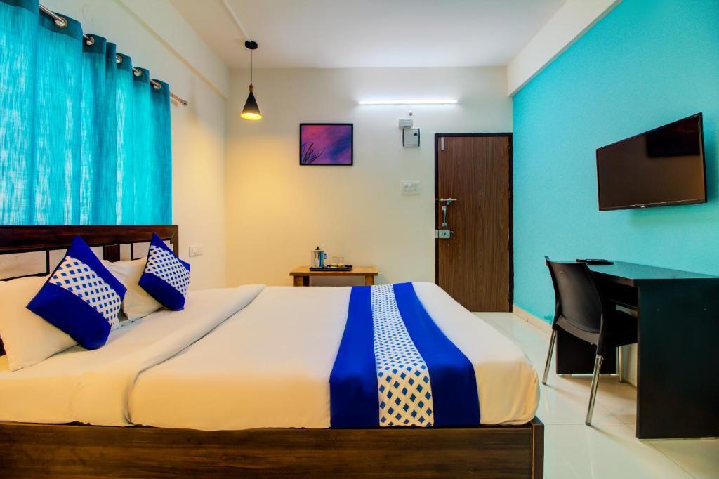 Хинджевади: Hotel Elegant Lodging
