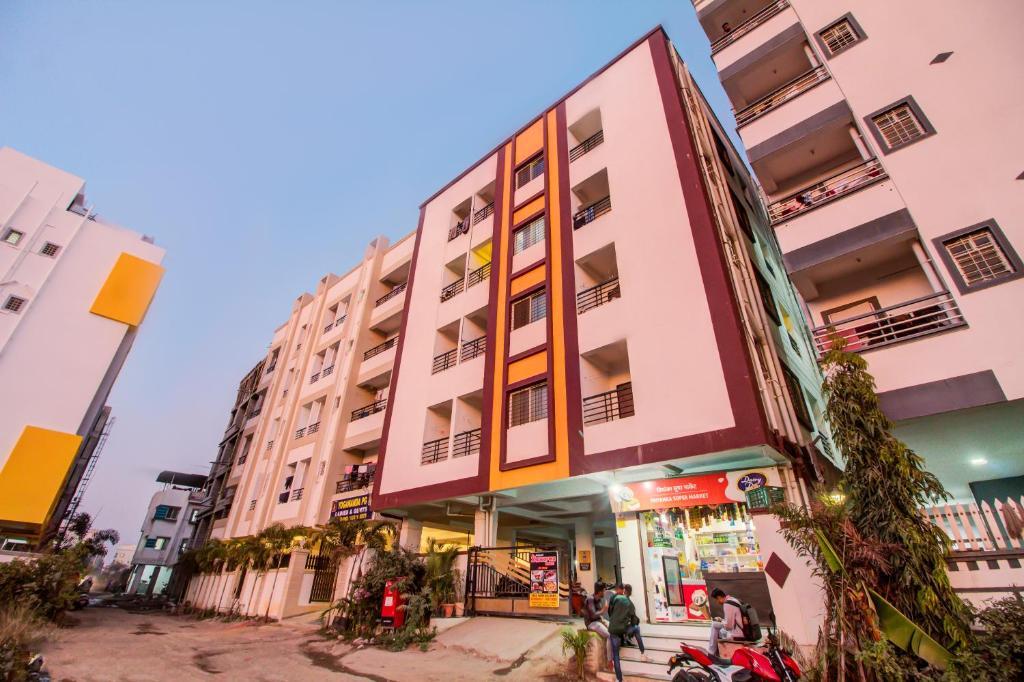 Хинджевади: Hotel Elegant Lodging