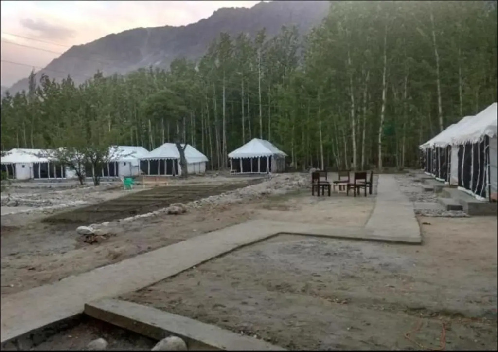 Хундер: Terrain Ladakh Camping Nubra