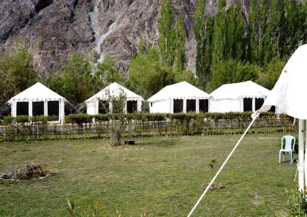 Хундер: Terrain Ladakh Camping Nubra
