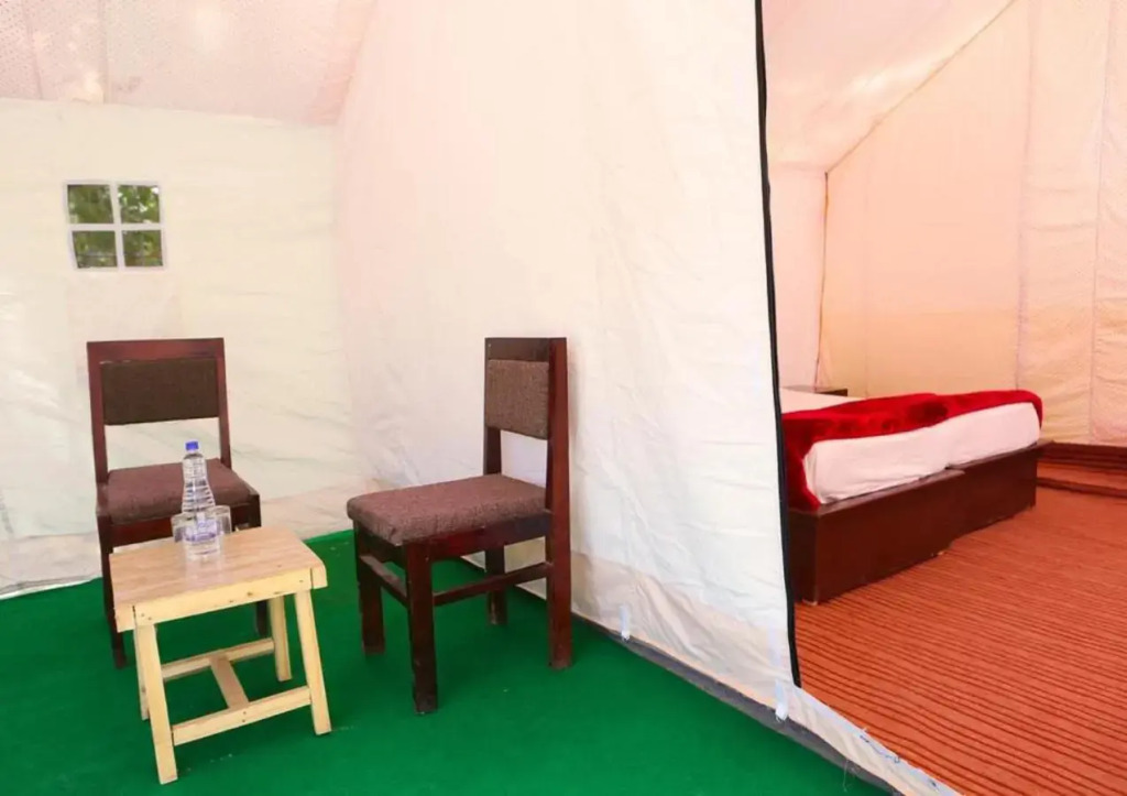 Хундер: Terrain Ladakh Camping Nubra