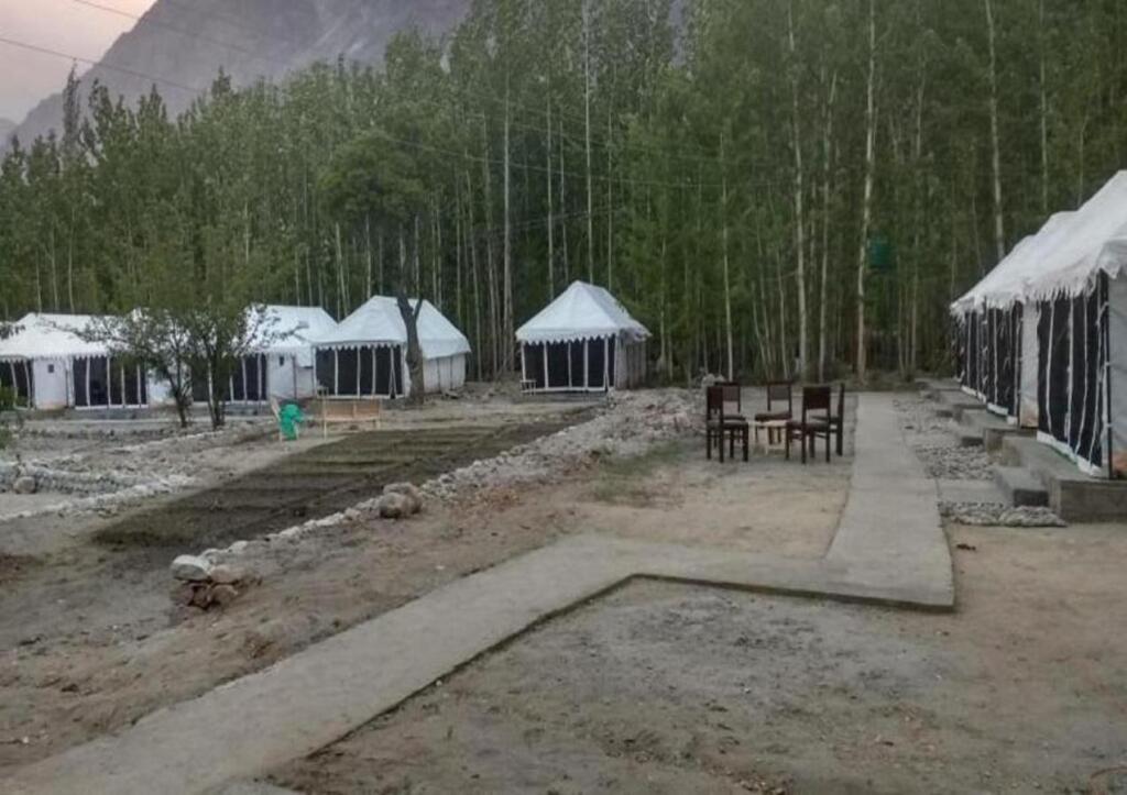 Хундер: Terrain Ladakh Camping Nubra