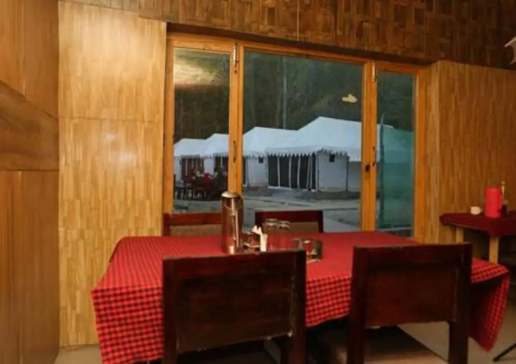 Хундер: Terrain Ladakh Camping Nubra