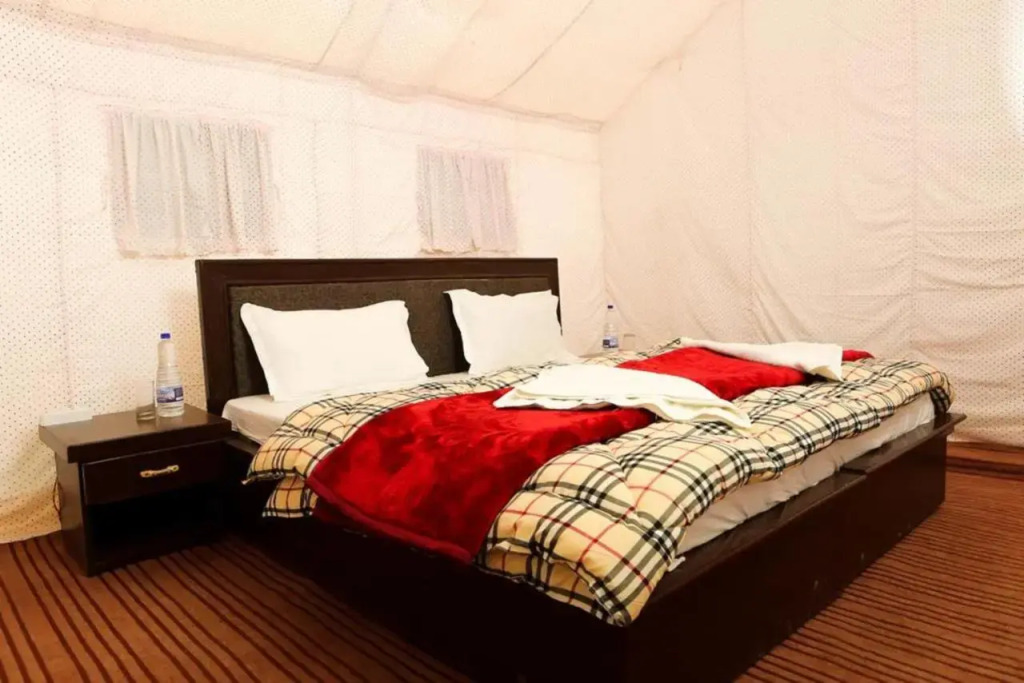 Хундер: Terrain Ladakh Camping Nubra