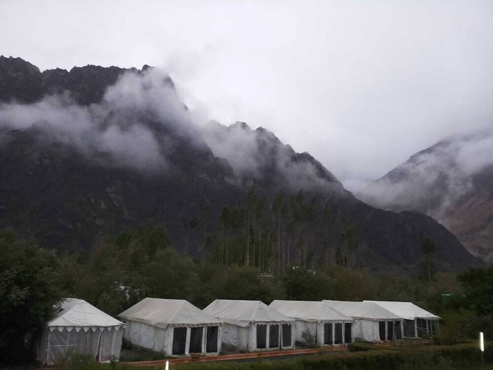 Хундер: The Grand Ghazi Clover Camp
