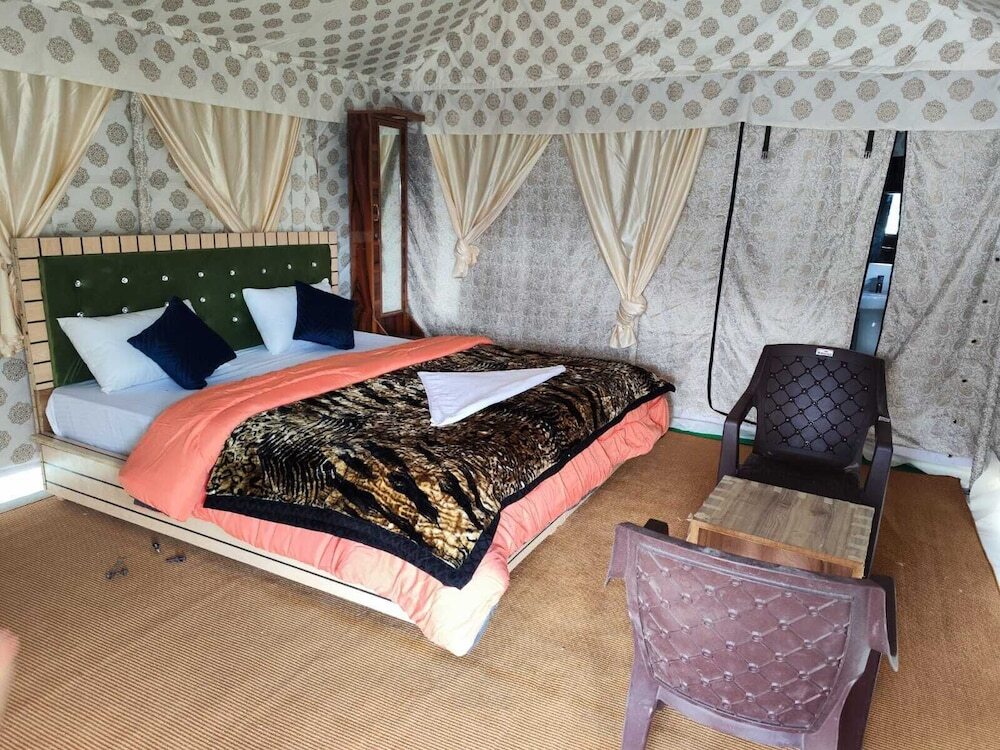 Хундер: The Grand Ghazi Clover Camp