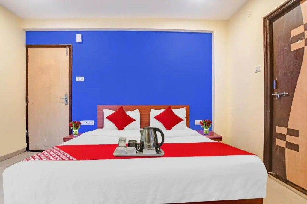 Индаур: Oyo Flagship 702125 Hotel Cozy Stay