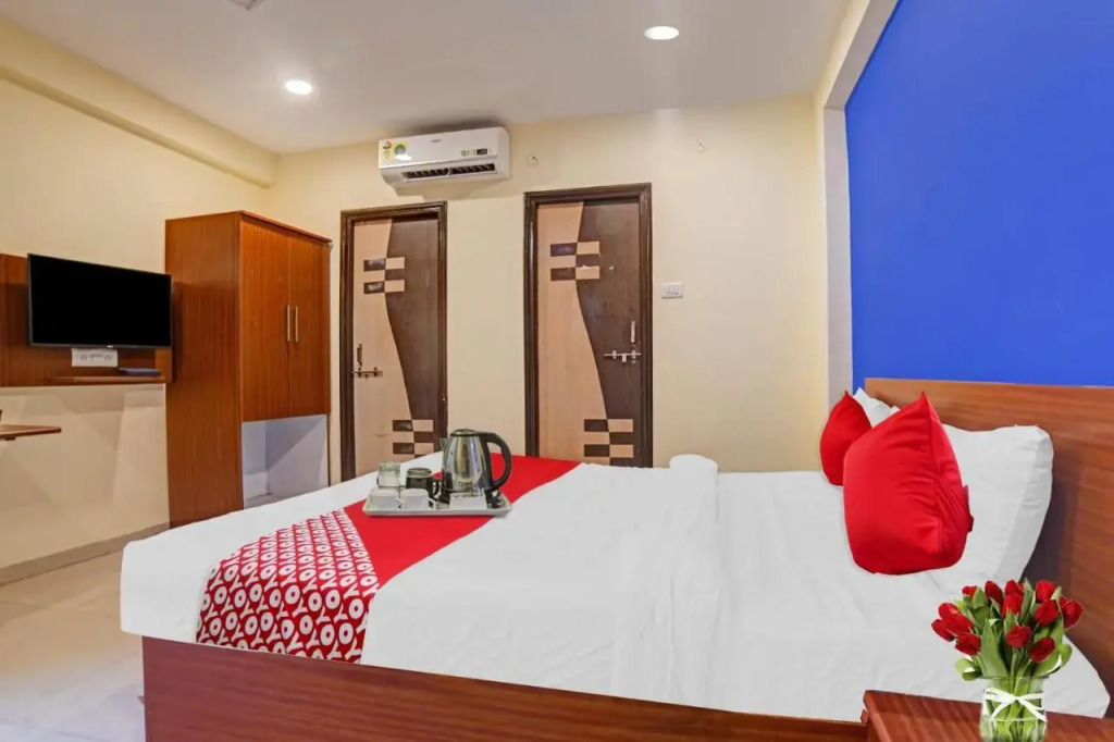 Индаур: Oyo Flagship 702125 Hotel Cozy Stay