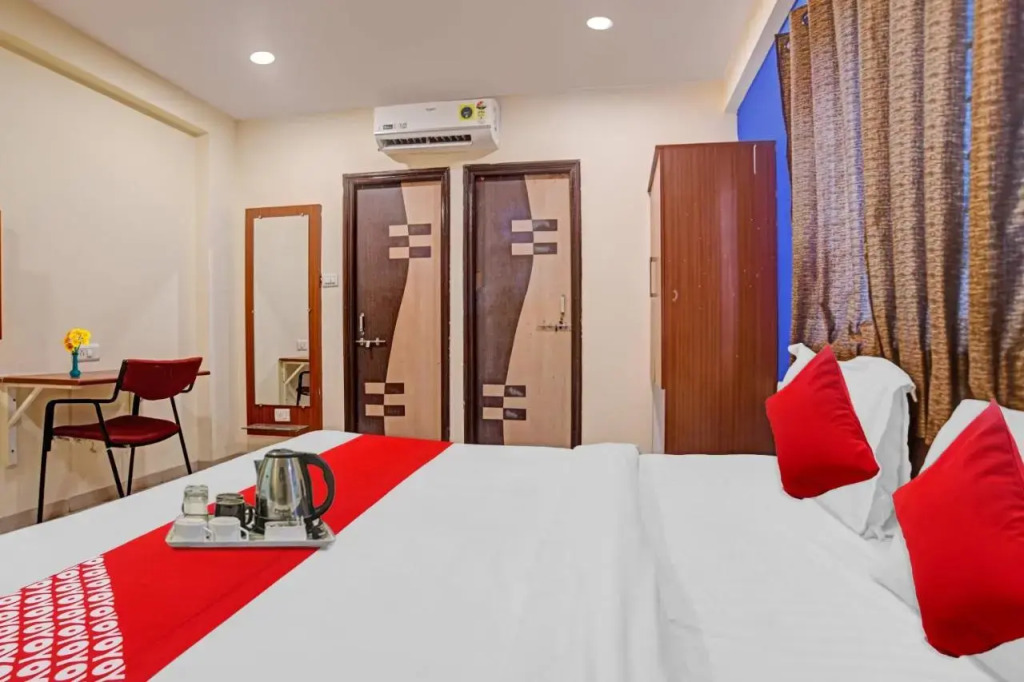 Индаур: Oyo Flagship 702125 Hotel Cozy Stay