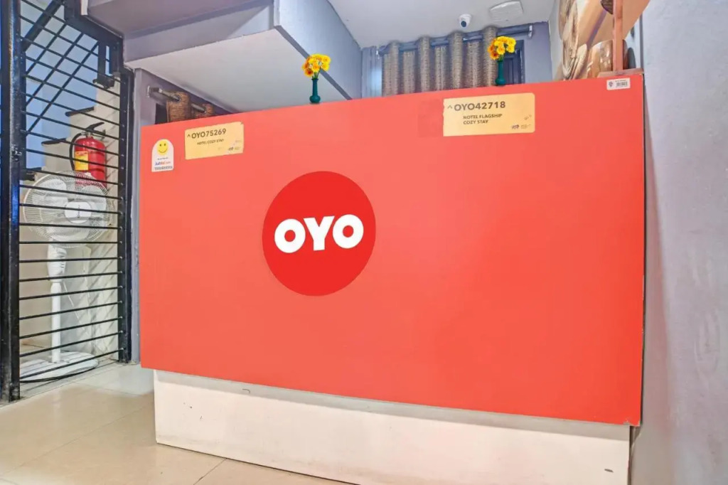 Индаур: Oyo Flagship 702125 Hotel Cozy Stay