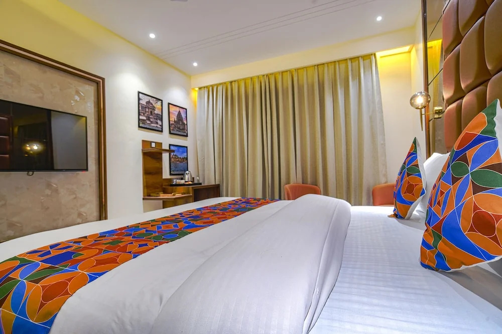 Индаур: Fabhotel Benchmark