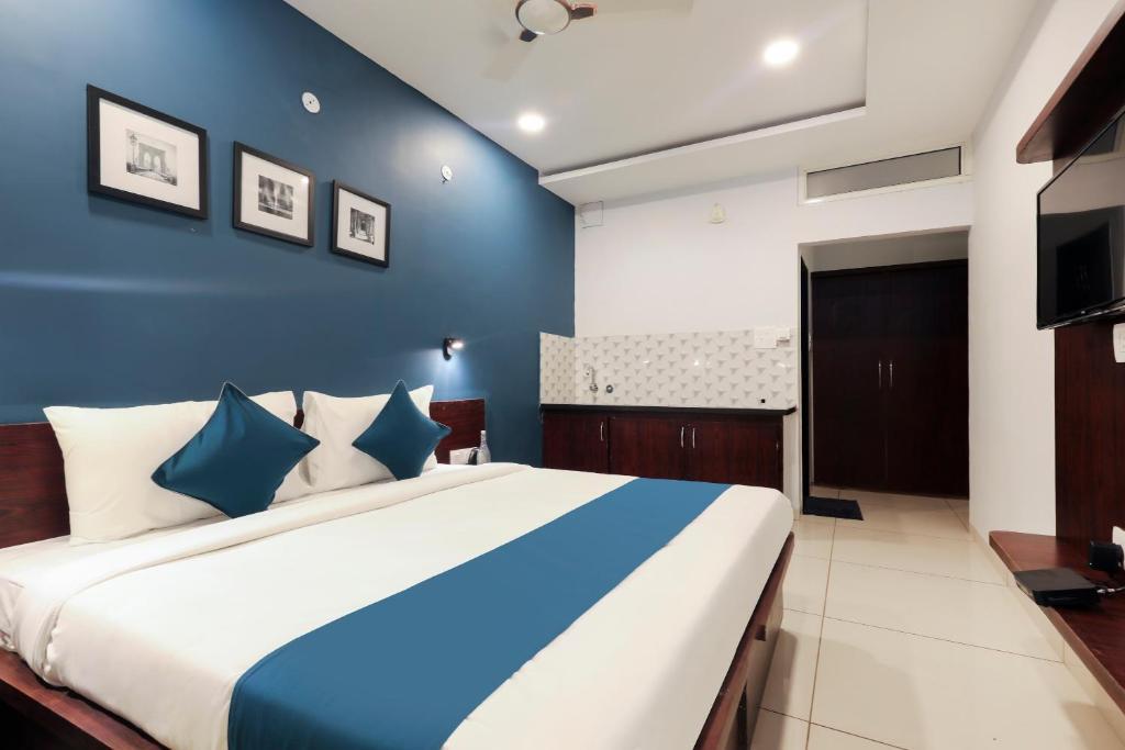 Индаур: Collection O Hotel Sagar Sky