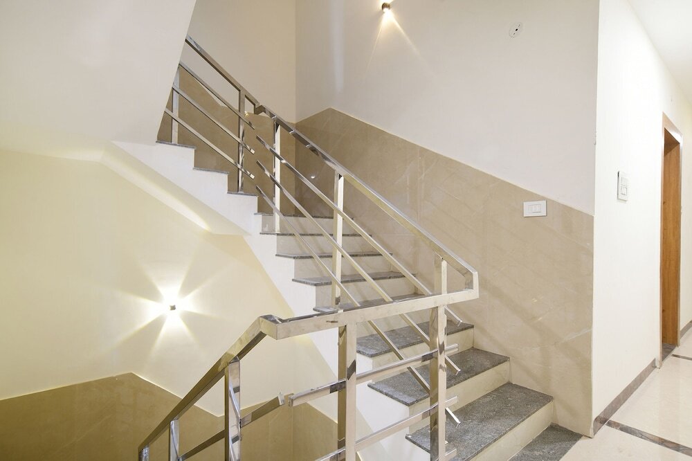 Индаур: Fabhotel Woodlark Inn