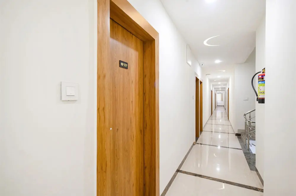 Индаур: Fabhotel Woodlark Inn