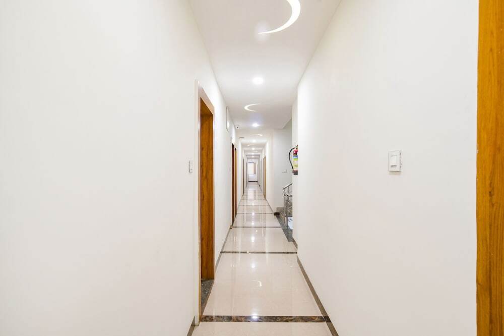 Индаур: Fabhotel Woodlark Inn