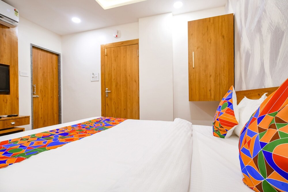 Индаур: Fabhotel Woodlark Inn