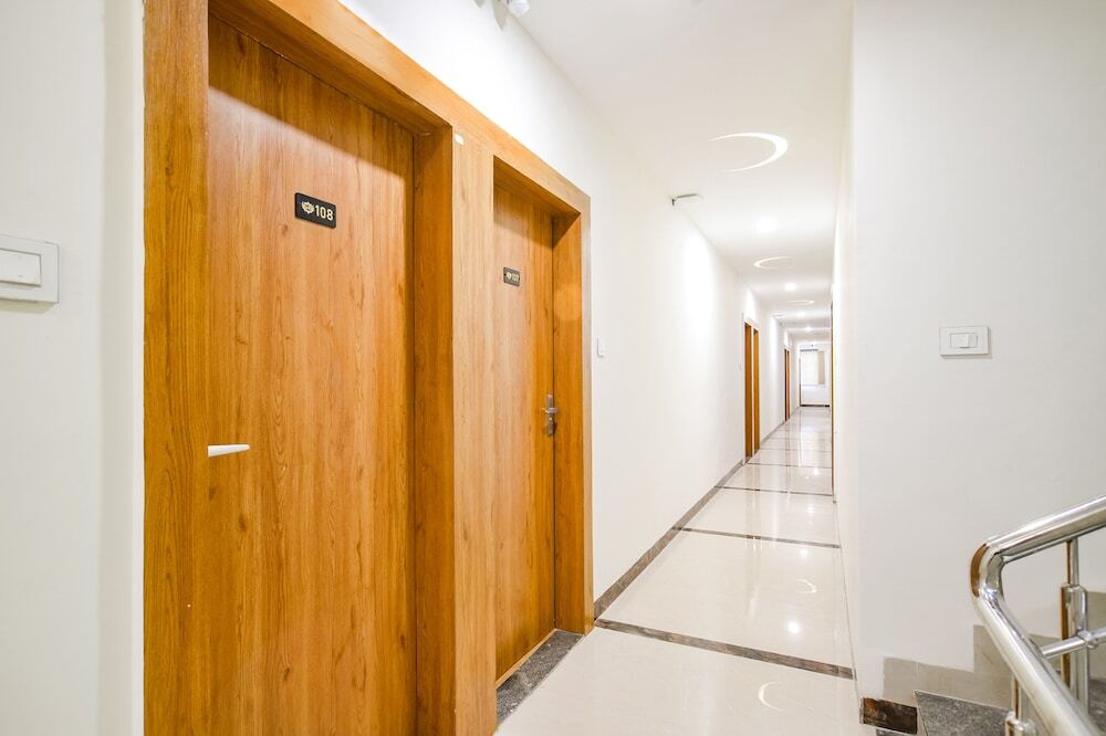 Индаур: Fabhotel Woodlark Inn